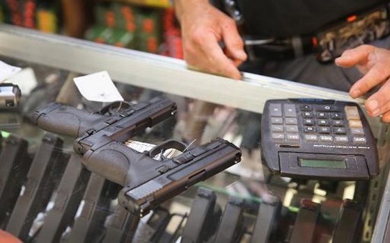   مصر اليوم - المحكمة الأميركية العليا تحظر شراء الأسلحة لشخص ثالث