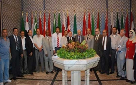   مصر اليوم - الكتاب والأدباء العرب يشيدون بخطوات مصر نحو الديمقراطية