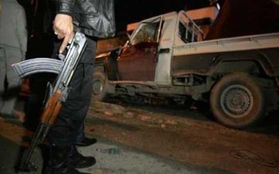 مصر اليوم - مسلحون يحتجزون ٦٠ سائقًا مصريًا في منطقة البريقة الليبيّة