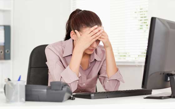   مصر اليوم - مجموع نصائح للتغلب على الحر في مكتبك من دون تكييف