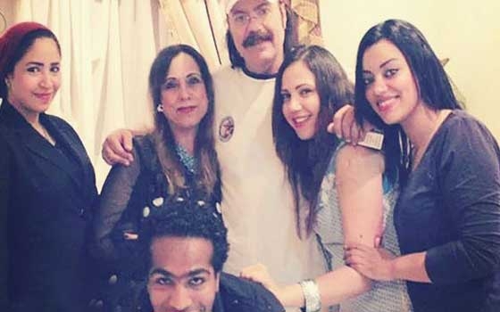   مصر اليوم - طلعت زكريا يحتفل بعيد ميلاد ابنته إيمي وسط الأهل والأصدقاء