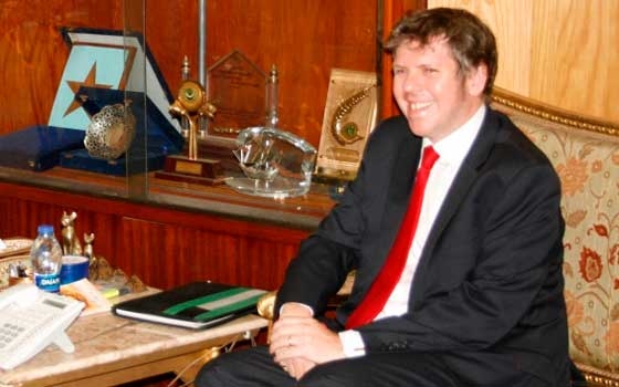   مصر اليوم - القنصل البريطاني يصل إلى الأقصر لزيارة المناطق السياحية