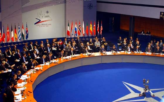   مصر اليوم - وزير دفاع فنلندا يدعو إلى انضمام بلاده إلى الناتو