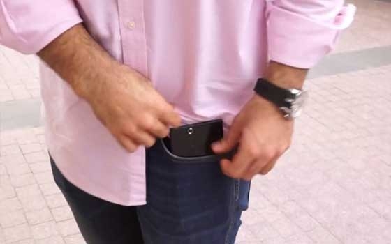   مصر اليوم - تحذير من وضع الهاتف المحمول في جيب السروال