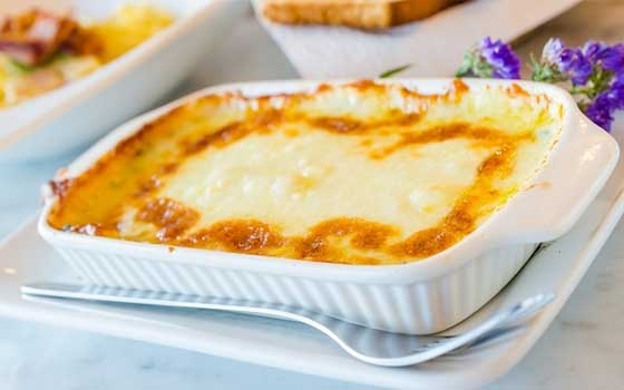   مصر اليوم - قالب البطاطس في الفرن بالكريمة والبارميزان