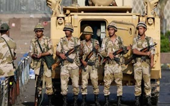   مصر اليوم - قُوّات الجيش تقتل 19 متشدّدًا وتوقف 19 آخرين في شمال سيناء