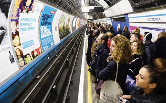   مصر اليوم - عطل فني في مترو الأنفاق في روما يثير الهلع بين الركاب