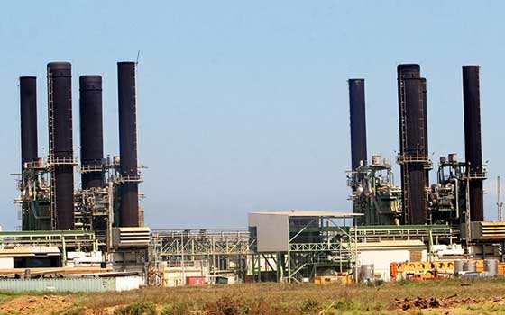   مصر اليوم - قطاع غزّة يغرق في الظلام مساء الثلاثاء جرّاء توقف محطّة الكهرباء