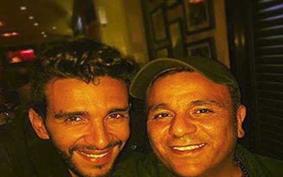   مصر اليوم - محمد فؤاد يفقد وزنه ويلتقط أول صورة سيلفي مع أحد أصدقائه