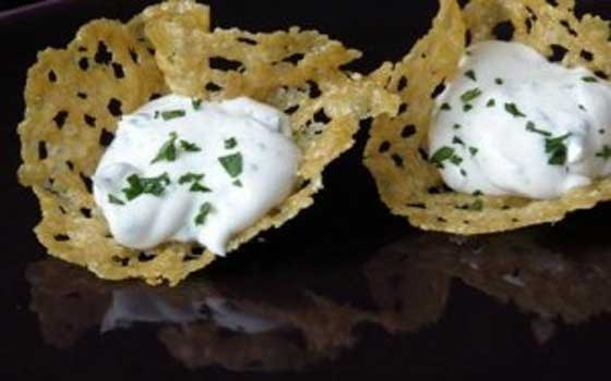   مصر اليوم - نقانق جبن البارميزان المقرمشة