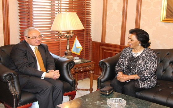   مصر اليوم - الشيخة فريحة الأحمد تلتقي وزير السياحة المصري