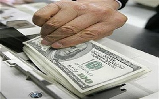   مصر اليوم - هبوط الدولار إلى أدنى مستوياته بعد موقف يميل للتيسير من المركزي الأميركي