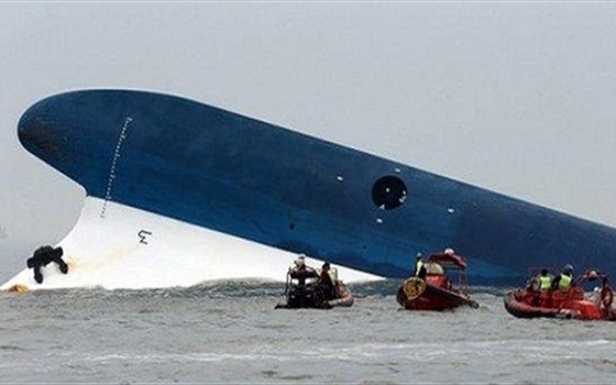   مصر اليوم - إستئناف عملية البحث عن المفقودين في حادث غرق السفينة سيوال