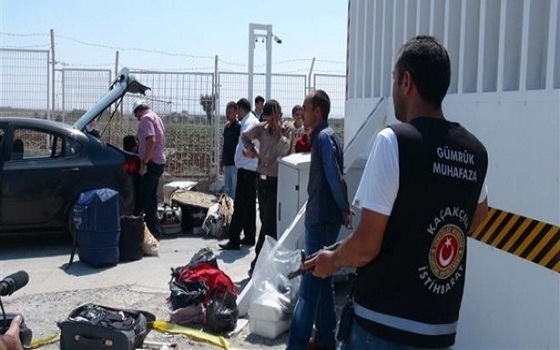   مصر اليوم - السلطات الأمنية التركية تضبط سيارة سورية تحمل عبوة ناسفة