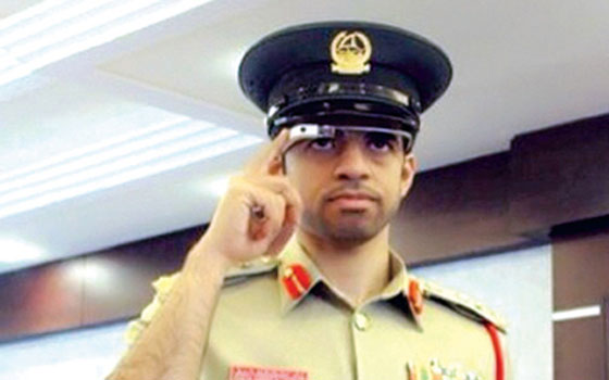   مصر اليوم - شرطة دبي تستخم نظارات غوغل لضبط المخالفين