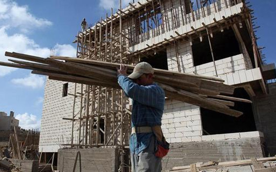   مصر اليوم - 40 ألف جنيه قيمة وثيقة تأمين العامل المصري في الدول العربية