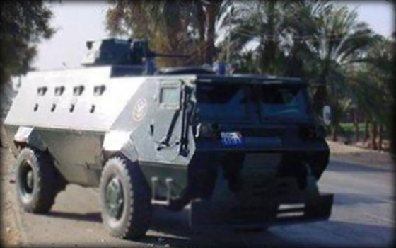   مصر اليوم - مسلَّحون يستهدفون مُدرَّعة بعبوة ناسفة في الشيخ زويد