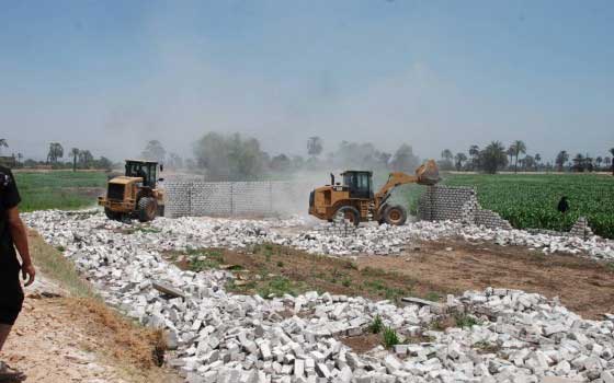   مصر اليوم - حملات لإزالة التعديات على الأراضي الزراعية وأملاك الدولة فى البحيرة