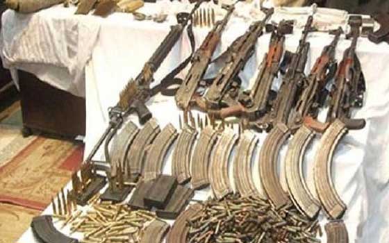   مصر اليوم - أهالي قرية الجعافرة في القليوبية يسلمون 43 سلاحاً إلى أجهزة الأمن