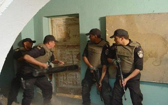   مصر اليوم - ضبط أمام مسجد ومحامي ينتميان للإخوان فى سوهاج