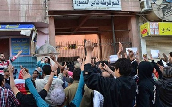 مصر اليوم - إصابة 6 من معتقلي الإخوان بالإختناق في قسم ثان المنصورة