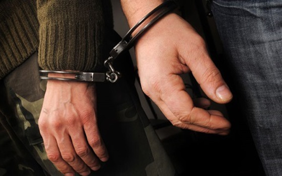   مصر اليوم - القبض على بائعين تحرشا بسائحة تشيكية في الأقصر