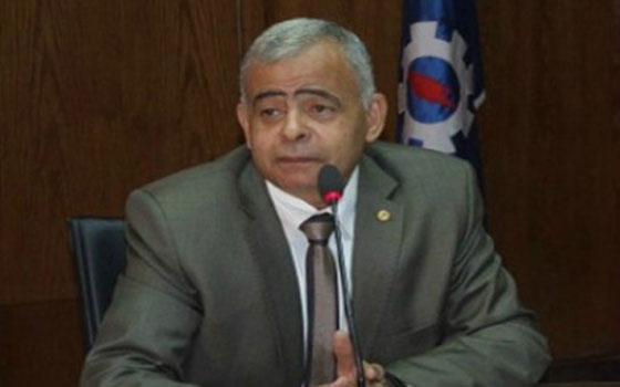 مصر اليوم - محافظ السويس يقطع إجازة العيد لمتابعة أعمال النَّظافة والمرور