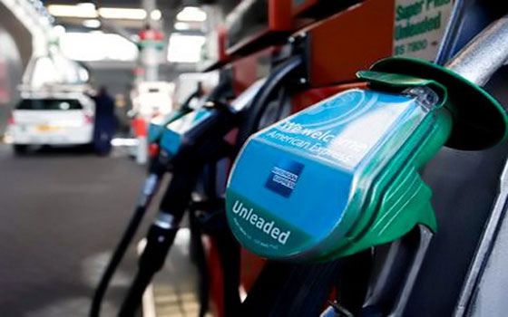 مصر اليوم - زحام شديد على بنزين 80 في محطَّات تموين السيَّارات في السُّخنة