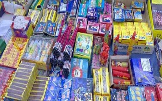   مصر اليوم - أمن البحيرة يضبط ألعابًا ناريّة مهرّبة و12 سيّارة