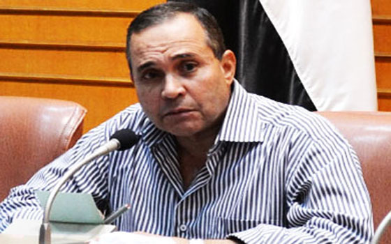   مصر اليوم - محافظ الإسماعيلية يحيل طبيبين إلى التحقيق الفوري