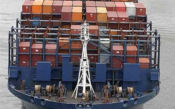 مصر اليوم - وصول 6 آلاف طن بوتغاز و350 سيارة ملاكي إلى موانئ السويس