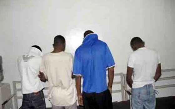   مصر اليوم - القبض على عصابة لسرقة مليون جنيه في سوهاج