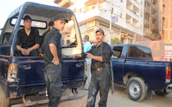 مصر اليوم - ضبط 5 متهمين لتورطهم في قضيتي قتل واقتحام مركز شرطة العدوة في المنيا