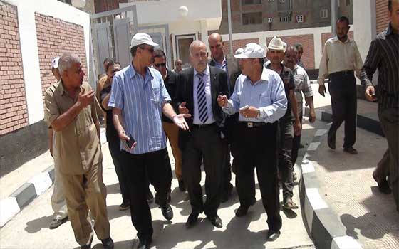 مصر اليوم - محافظ الدقهليَّة يتفقّد مشروع الصرف الصحي في السنبلاوين