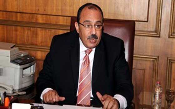   مصر اليوم - محافظ القليوبية يكرم مؤسس حركة تمرد ويمنحه درع التميز