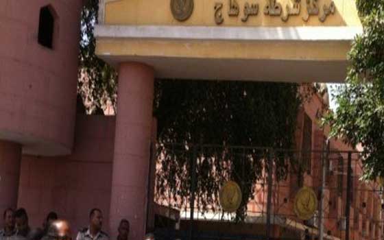   مصر اليوم - تبادل كثيف لإطلاق النار في مركز شرطة سوهاج