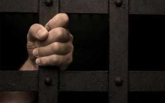   مصر اليوم - نقل المتهم بممارسة الرزيلة في البحيرة لسجن شديد الحراسة