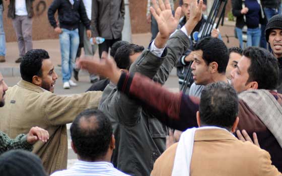   مصر اليوم - إصابة 10 أشخاص في اشتباكات بين عائلتين في سوهاج