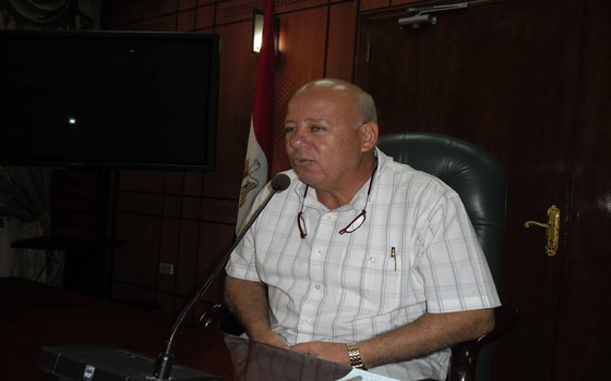   مصر اليوم - محافظ بورسعيد يكرم صاحبة المركز السادس في الثانوية العامة