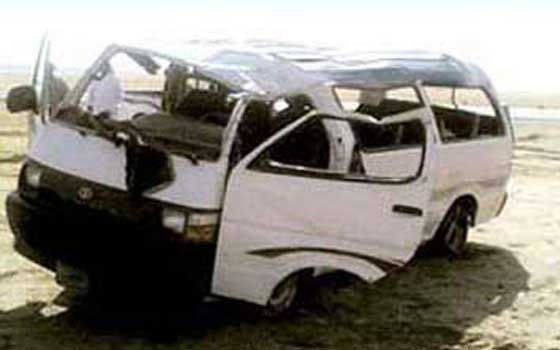 مصر اليوم - مصرع شخص وإصابة 13 أخرين في حادث انقلاب سيارة في صحراوي المنيا