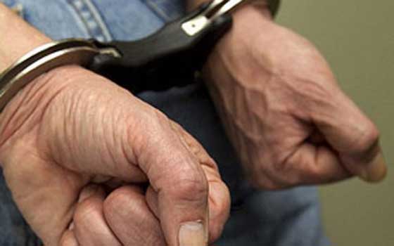   مصر اليوم - ضبط شخص يدير ورشة لتصنيع الأسلحة النارية في كوم حمادة