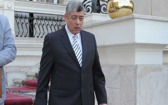   مصر اليوم - وزير الداخلية يتفقد المجرى الملاحي لقناة السويس في بورسعيد