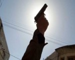 مصر اليوم - إصابة شخصين إثر إطلاق نار عشوائي أمام قرية في المنيا