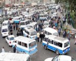   مصر اليوم - السائقون يتظاهرون والركاب يمتنعون عن دفع الاجرة الجديدة