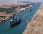   مصر اليوم - عبور 42 سفينة للمجرى الملاحي لقناة السويس