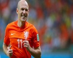 مصر اليوم - مدرب المنتخب الهولندي السابق يؤكد: روبن أفضل من ميسي