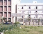 مصر اليوم - أهالي مريضة يحاولون تحطيم قسم المخ والأعصاب في مستشفى المنيا الجامعي