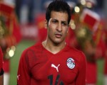   مصر اليوم - سيد معوض غضبان من مسؤولي الأهلي ويلوح بورقتي سموحة والزمالك