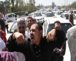 مصر اليوم - تظاهر العشرات من سائقي التاكسي في الغردقة للمطالبة برفع الأجرة