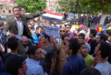   مصر اليوم - أهالي الإسماعيليّة يطالبون بإقالة حكومة محلب